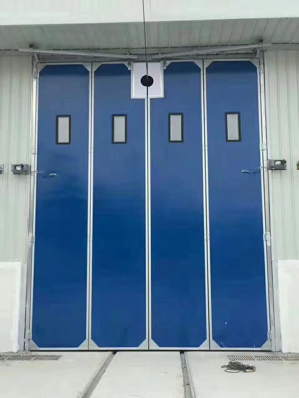 折叠工业门